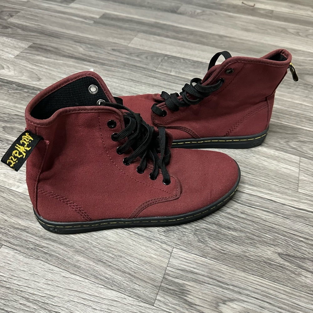 Dr. Martens Shoreditch Burgundy Canvas High Top 6
